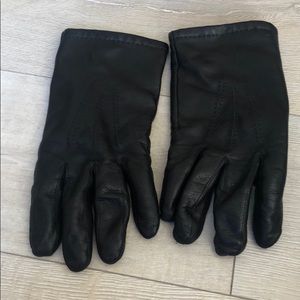 Men’s black leather gloves